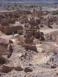 Walking through the Tanuf ruins.